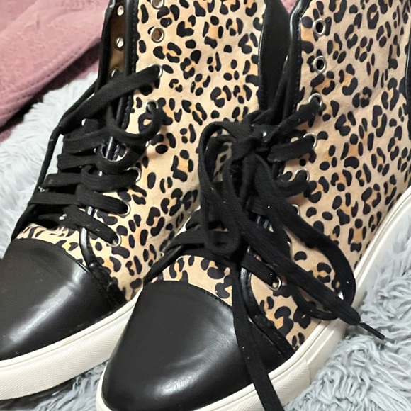 Used but barely worn Nasty Gal leopard print suede shoes. - Picture 2 of 2